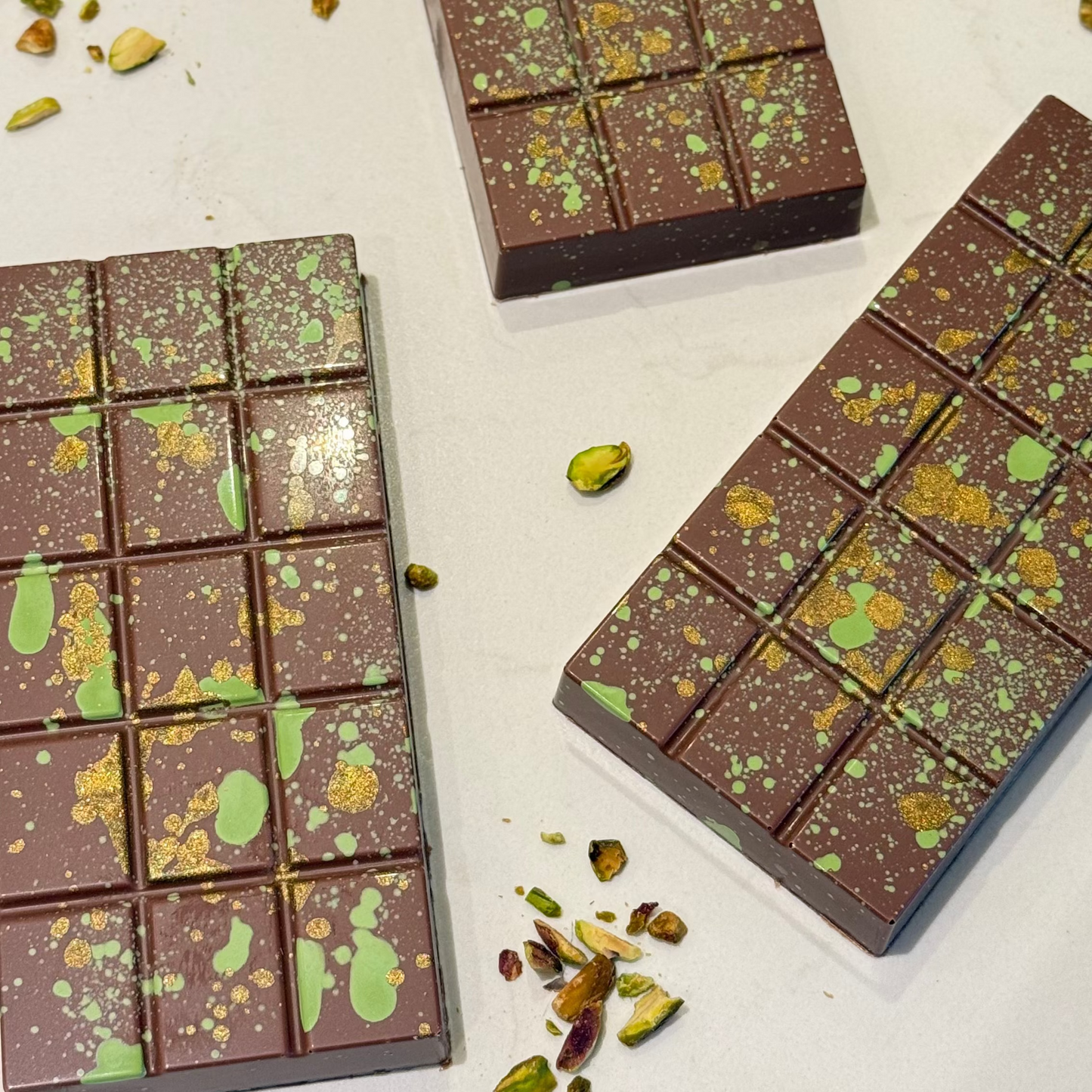 LIMITED COLLECTION Big Bar Milk Chocolate with Pistachio Crunch 260g